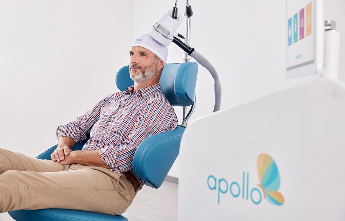 apollo-tms-therapy-patient-in-chair
